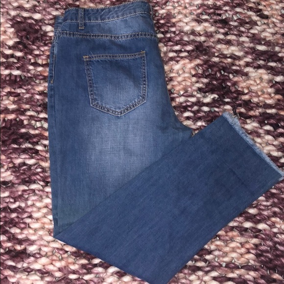 fashion nova distressed boyfriend jeans - Picture 3 of 5